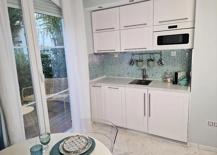 Sun & Palms - Cozy Flat In Quiet Neighbourhood With A Great Pool Area Lägenhet *