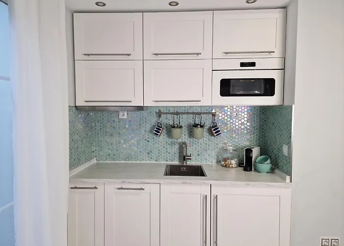 Sun & Palms - Cozy Flat In Quiet Neighbourhood With A Great Pool Area Lägenhet *